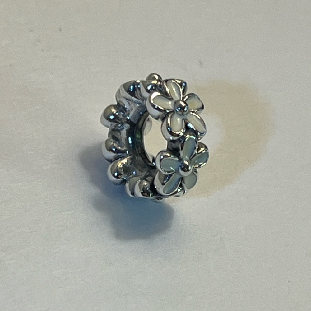 Pandora White Daisy Spacer 100% Authentic